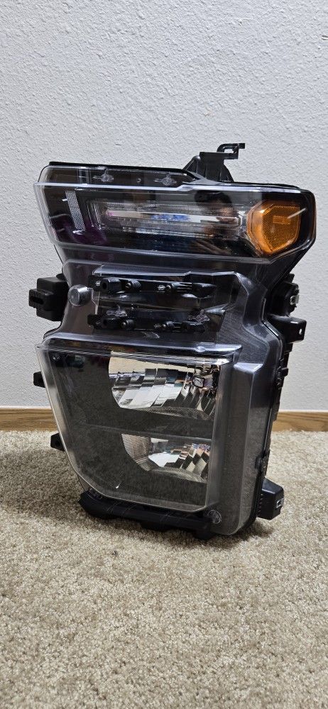 2020-2023 Chevrolet Silverado OEM HD Headlight Left Driver Side Halogen