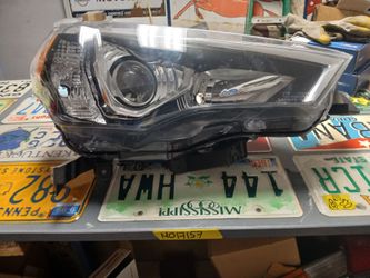 14-20 Toyota 4Runner Right Passenger Side Halogen headlight