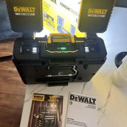Adjustable Work Light Dewalt ( Tool Only )