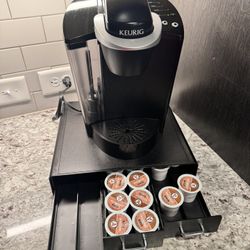 Keurig With K-cup Organizer 