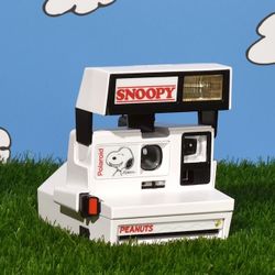 RARE Polaroid 600 Snoopy Edition – FACTORY SEALED