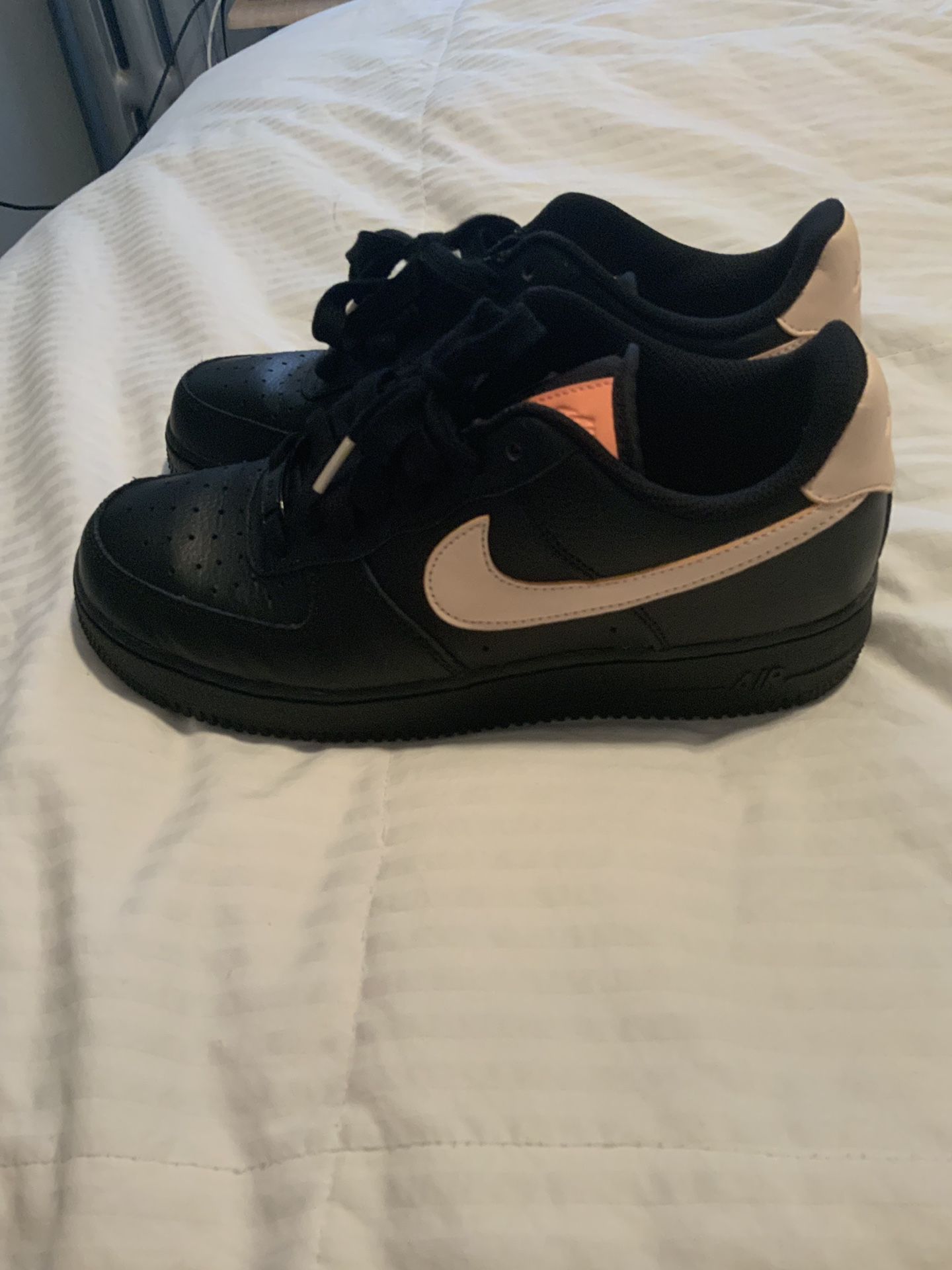 Women’s Nike Air Force 1 Sneakers Size 9