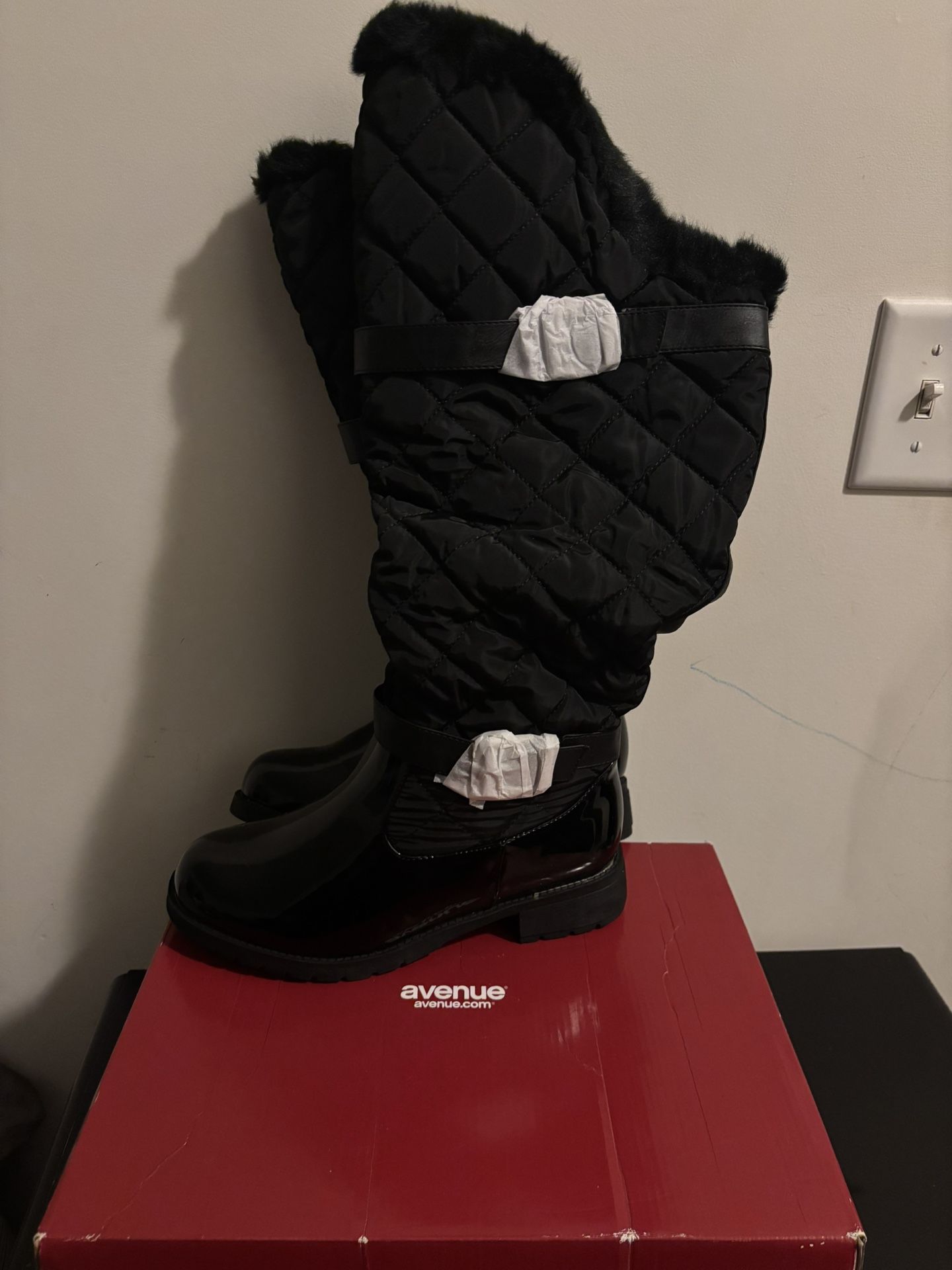 Brand New Avenue Boots