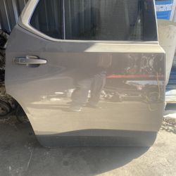 2020 Chevy Traverse Right Rear Door