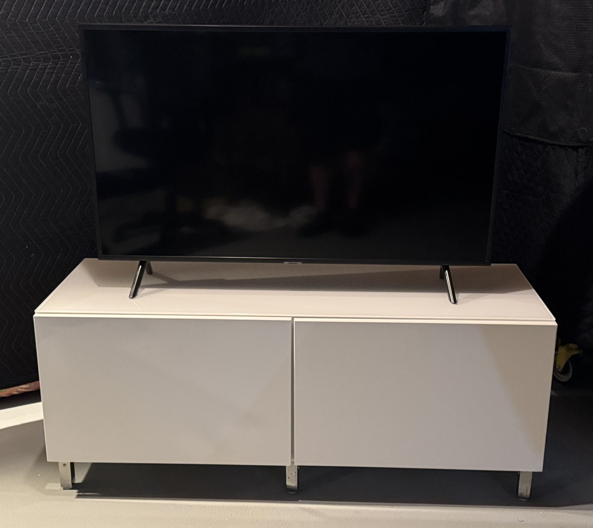 Ikea BESTÅ TV Bench With Frosted Glass Top and Doors - White