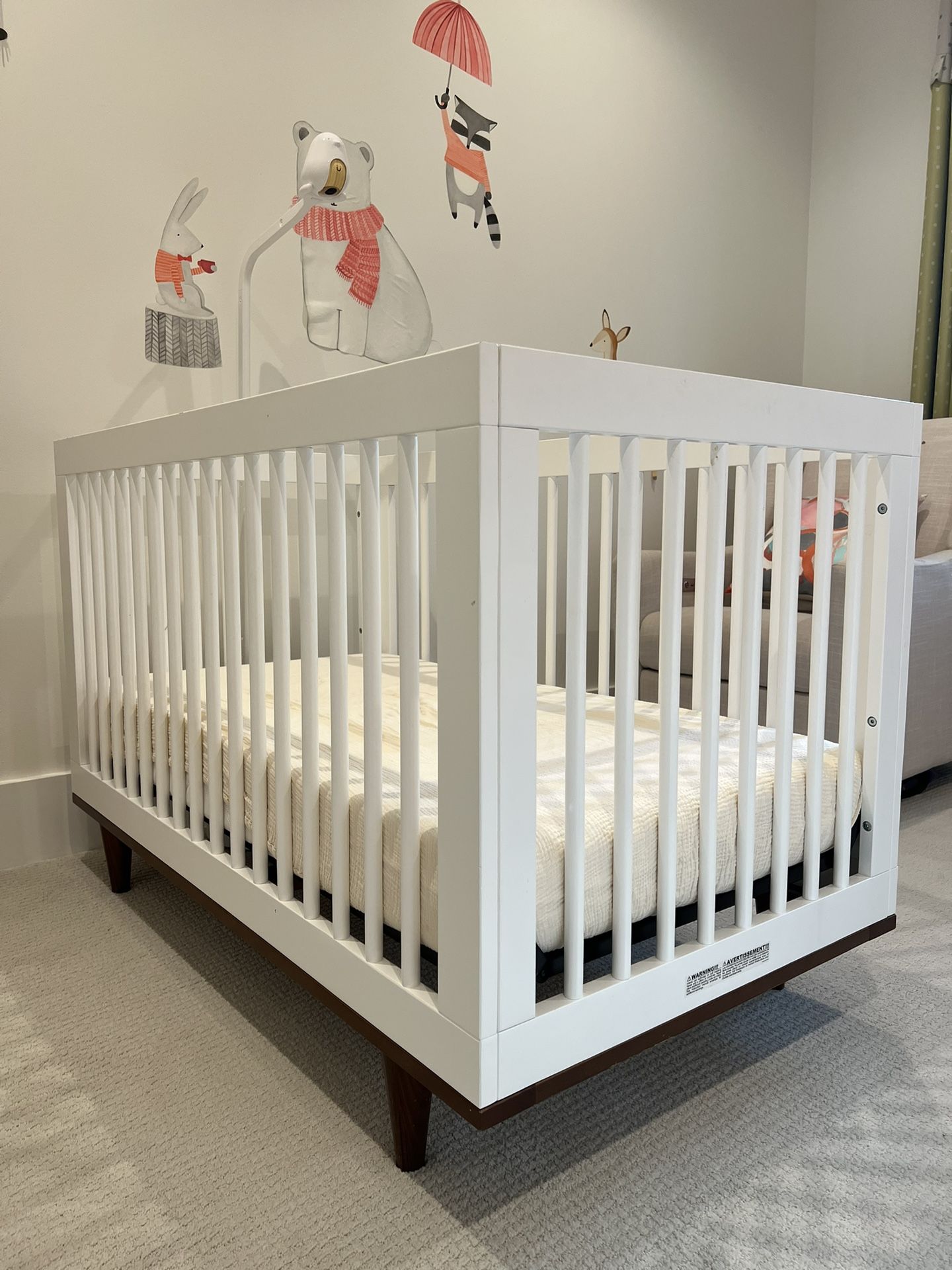 DaVinci 3 In 1 Convertible Crib/Toddler Bed + Colgate Mattress