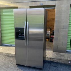 KitchenAid Refrigerator W/ Water & Ice Maker