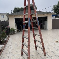 Excellent Condition Heavy Duty 8ft A Flame Fiberglass Ladder 