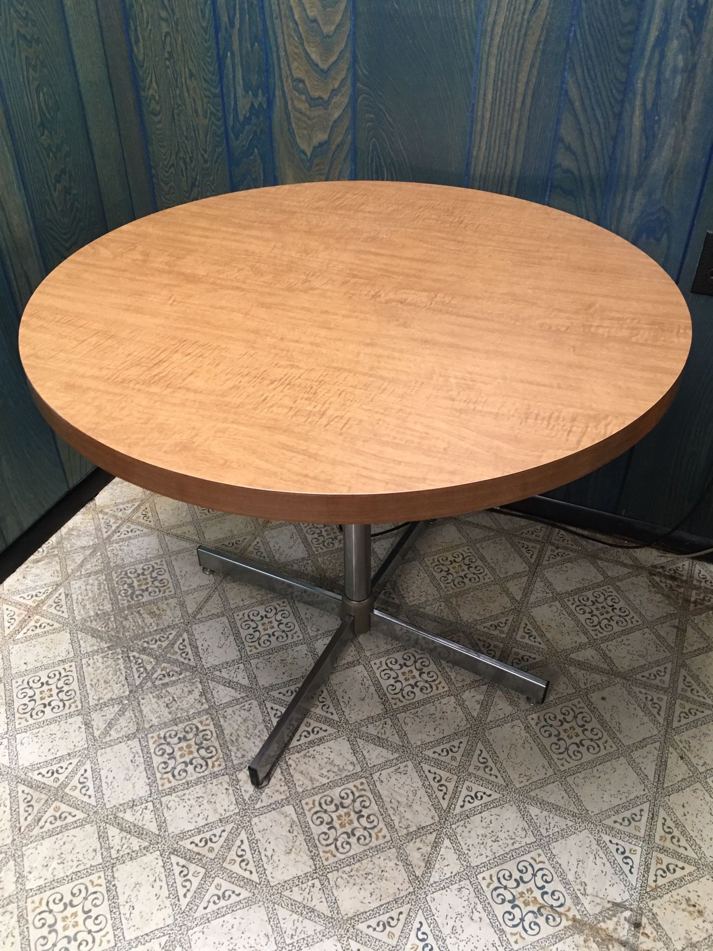 Small Round Formica Table
