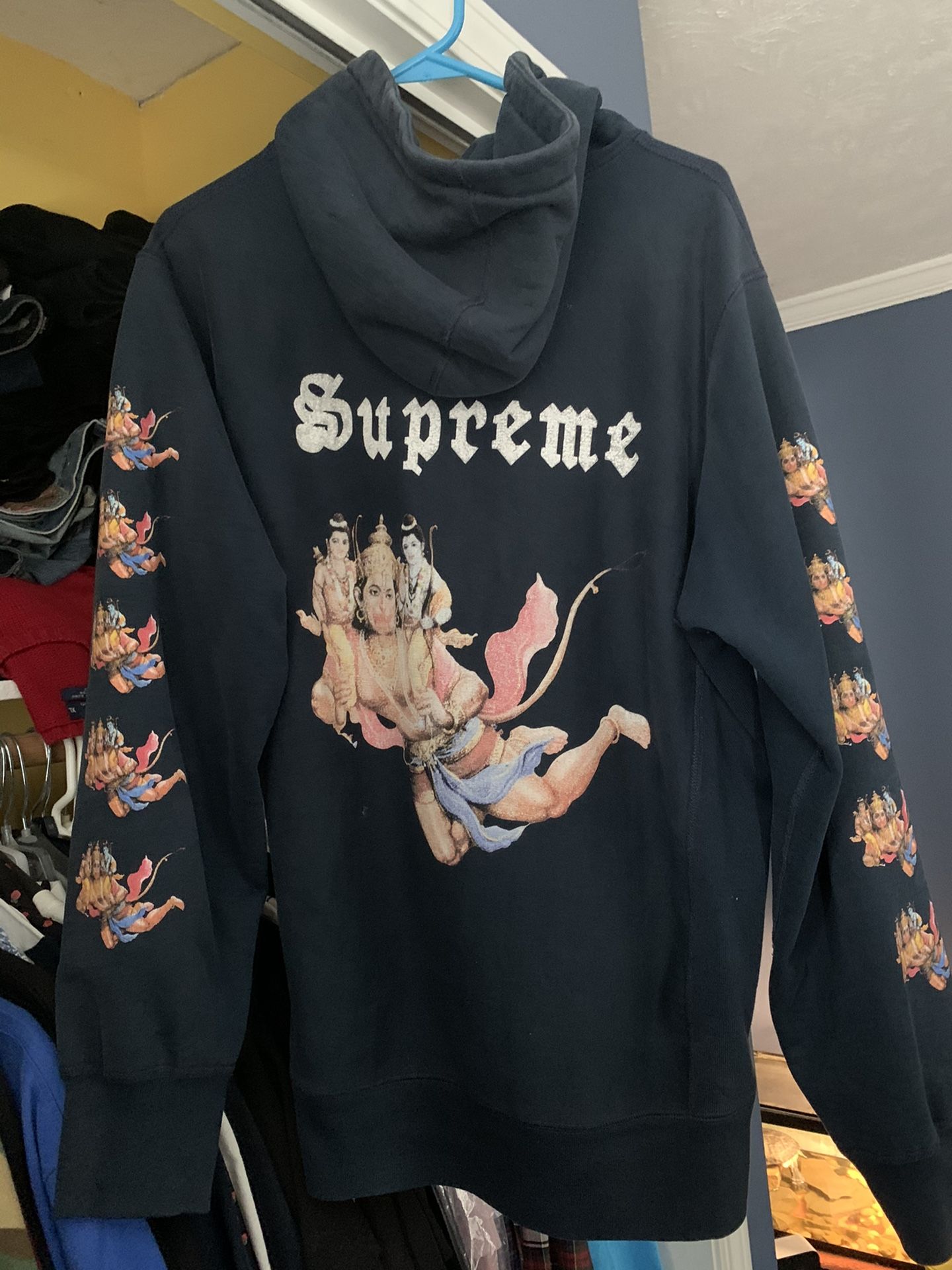 Supreme hoodie