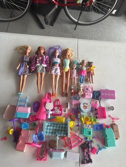 Barbie Doll Figures with accessories