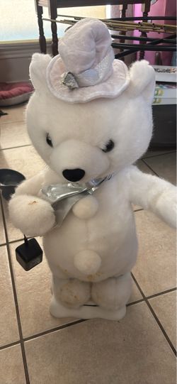Christmas bear plugs in