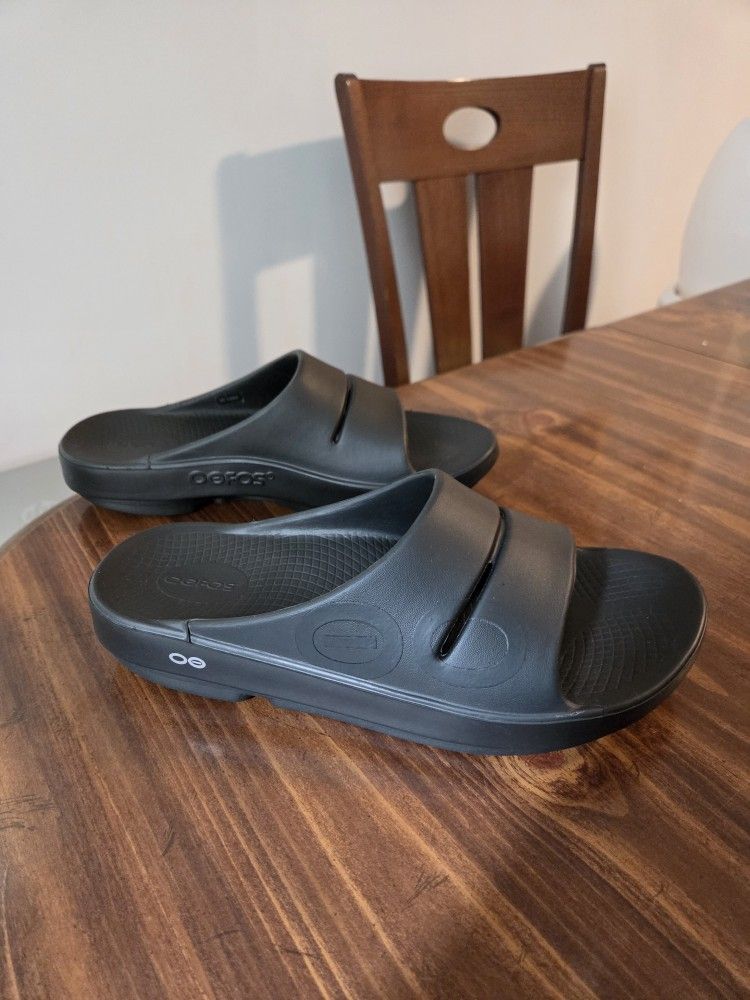 New OOFOS Slide Sandal