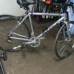 Legato 2.0 Trek Bike