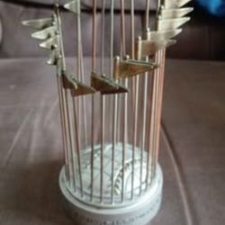 2015 KC Royals World Series Champion SGA Replica Trophy missing one flag