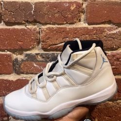 Jordan 11 Legend Blue Size 8