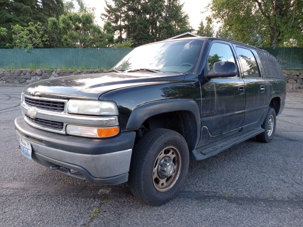 Chevrolet Suburban 4x4 6.0L 3/4 Ton