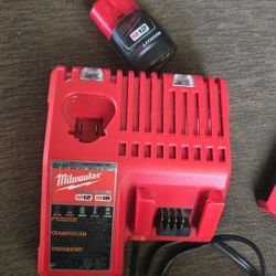Milwaukee M12 Battery + M12/M18 Charger – Tested & Working
