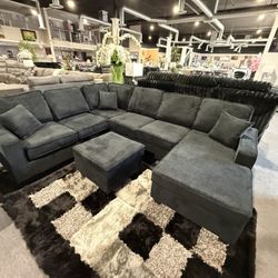 SECTIONAL WITH OTTOMAN 