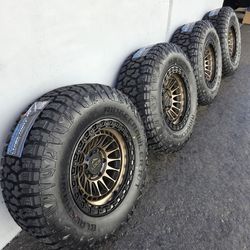 17" LOCK rims w/ 33" RT tires
