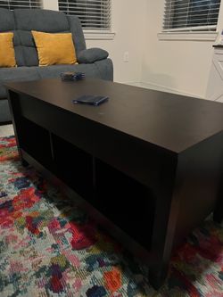 Lift Top Coffee Table with Hidden Storage