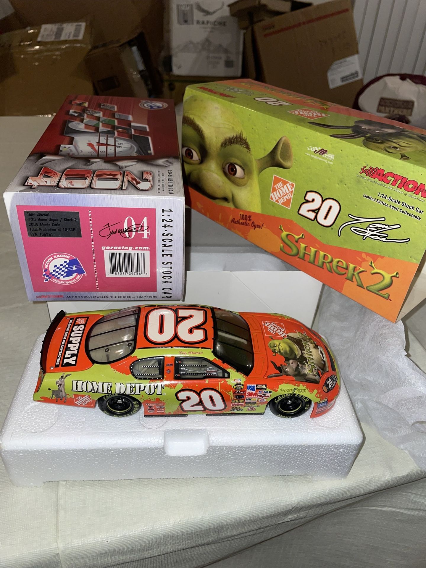 Tony Stewart #20 Home Depot Shrek 2 2004 Monte Carlo Nascar 1:24 Diecast action