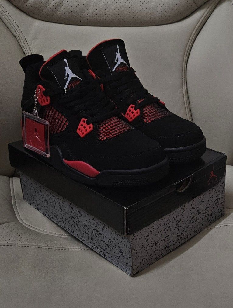 Jordan 4 Retro 