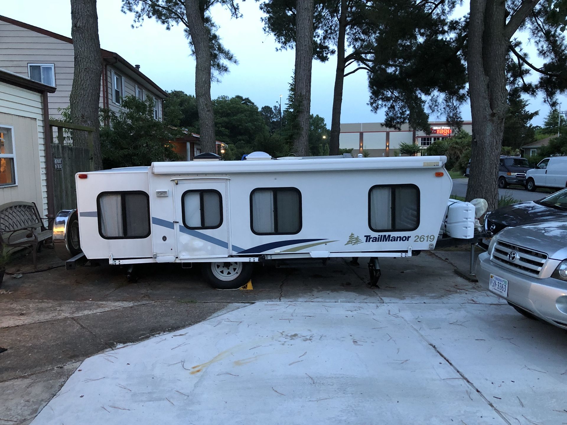 Trailmanor 2619 hard side pop up camper for Sale in Virginia Beach, VA