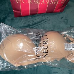 Victoria’s Secret Smooth Wireless Push up Plunge Bra! 