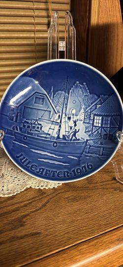 Set of 2 vintage Bing & Grondahl B&G Copenhagen porcelain Denmark Christmas 1(contact info removed) 7”