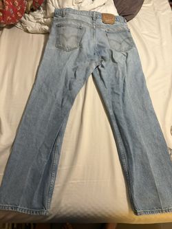 Vintage Levi’s 505. Regular Fit . Straight Leg W42 X L32 . .. $25
