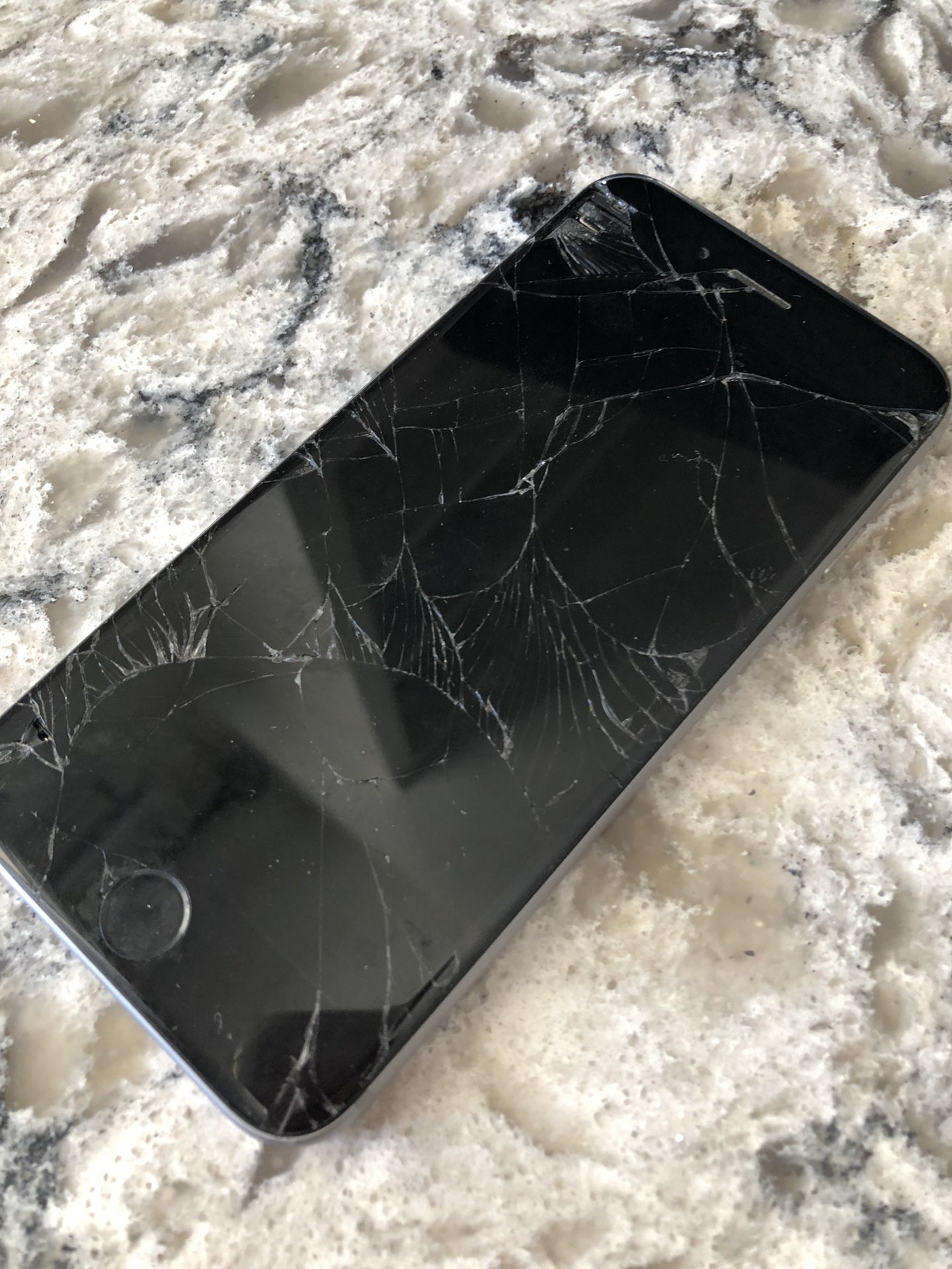 iPhone 6, broken but turns on