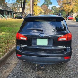 Black 3  row SUV