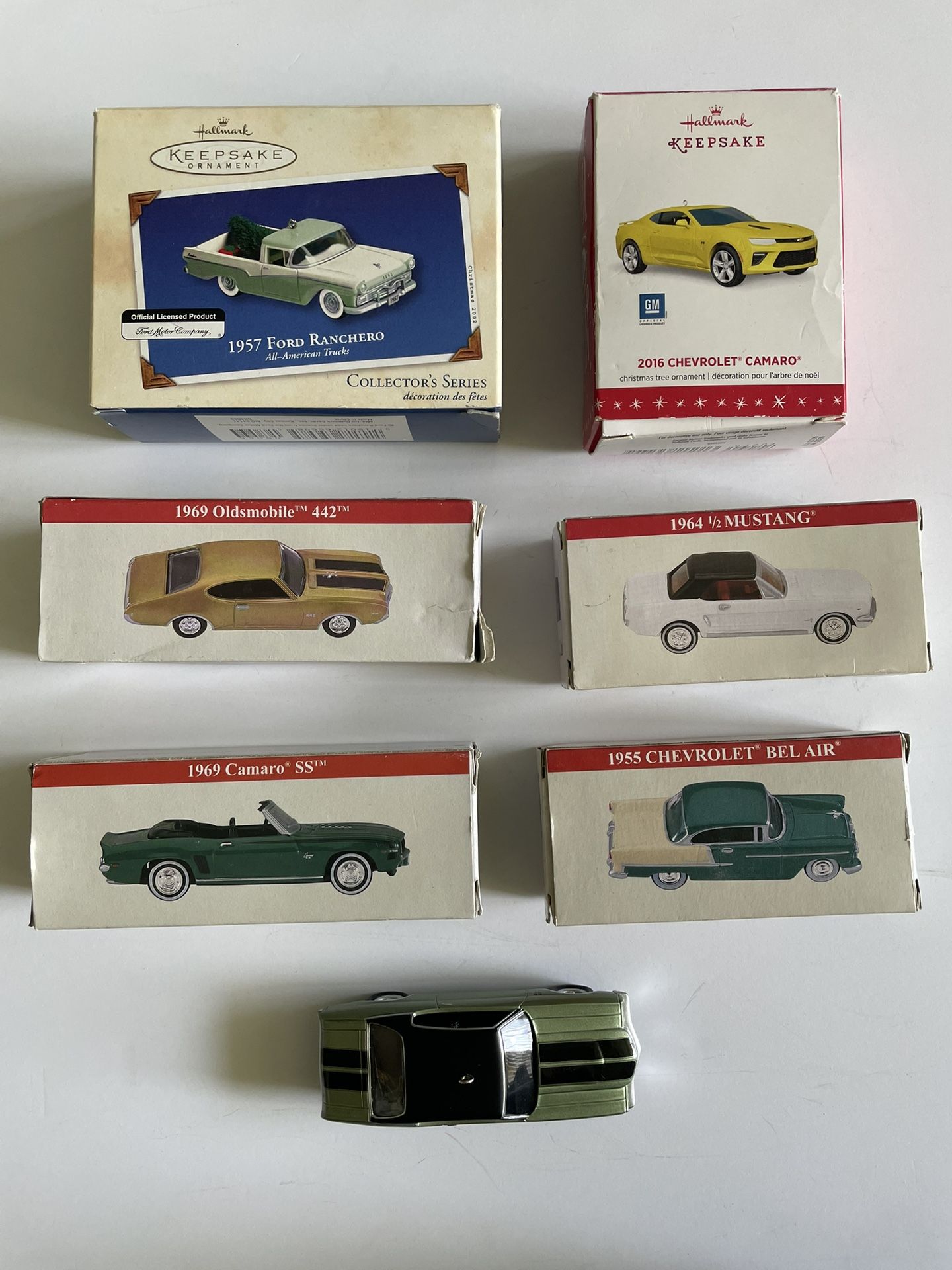 HALLMARK COLLECTORS SERIES CLASSIC CARS