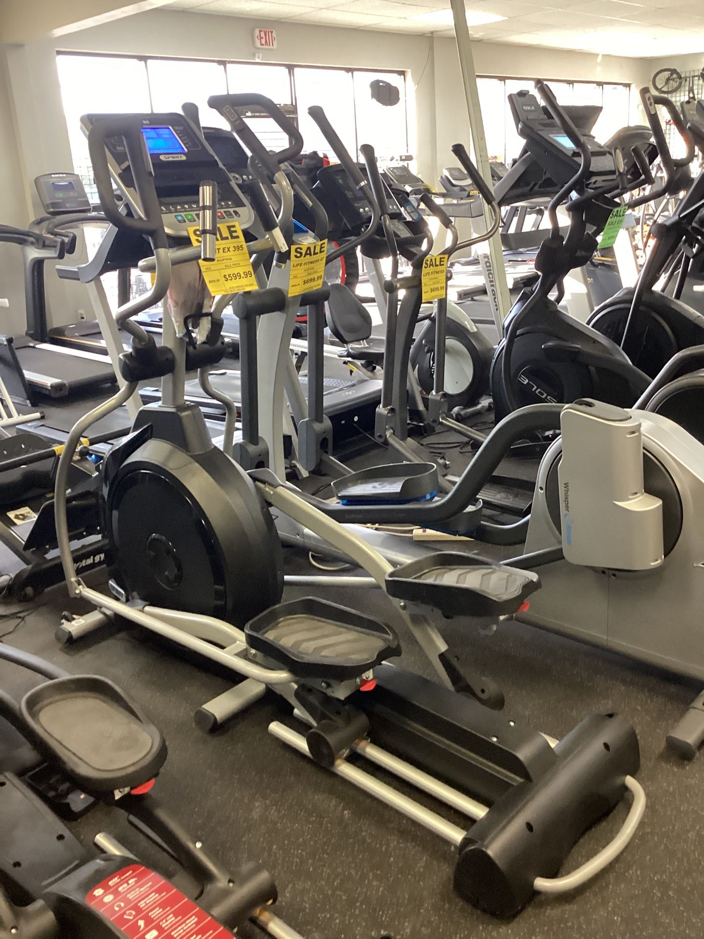 Elliptical With Power Incline Spirit XE395