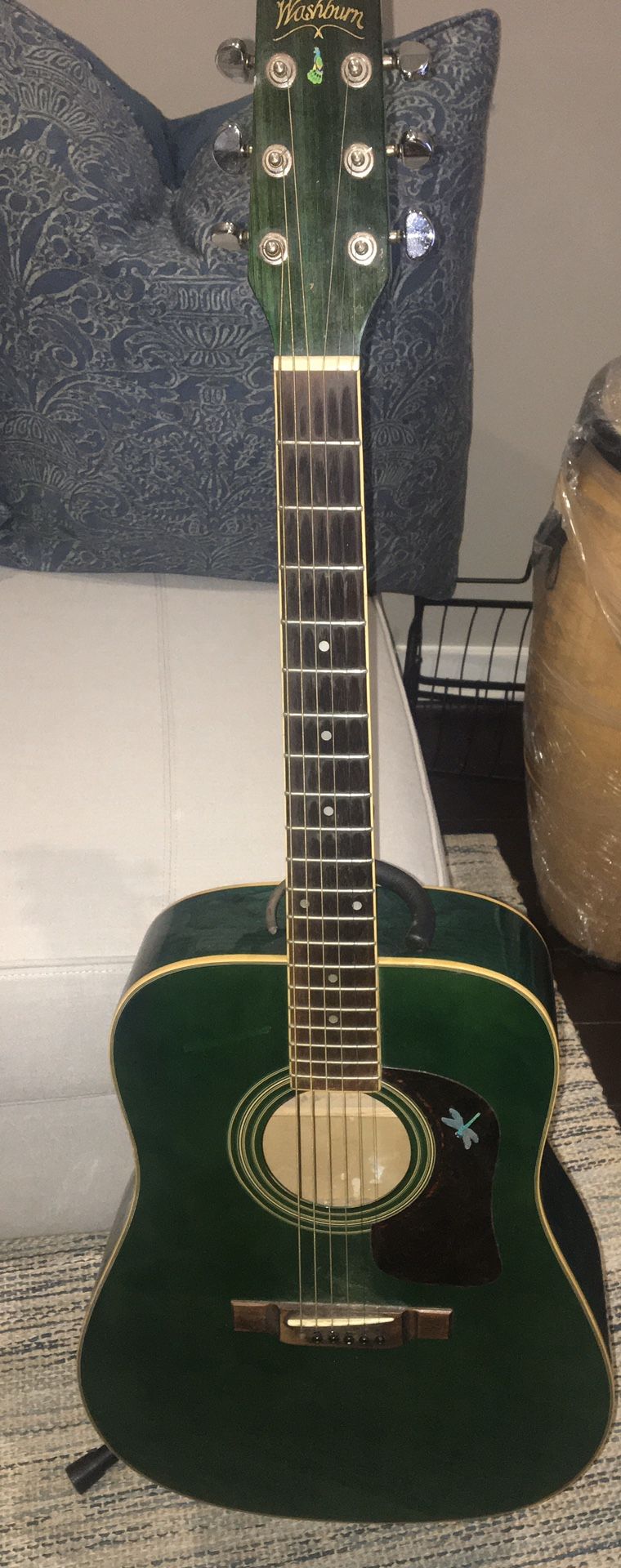 Washburn D10 Series Acoustic Guitar