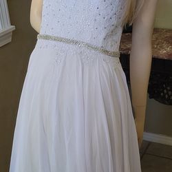Wedding Dress Size 8 Never Worn  With Corset Back 