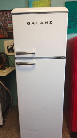 White Galanz Old School Open box Refrigerator