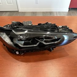 21-23 BMW M3 RIGHT HEADLIGHT