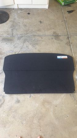 Honda CR-V (2007–2011) cargo cover / privacy shelf assembly.