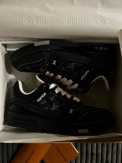 Louis Vuitton Trainers size 10