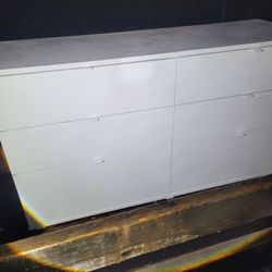 IKEA VIHALS 6-drawer dresser. 