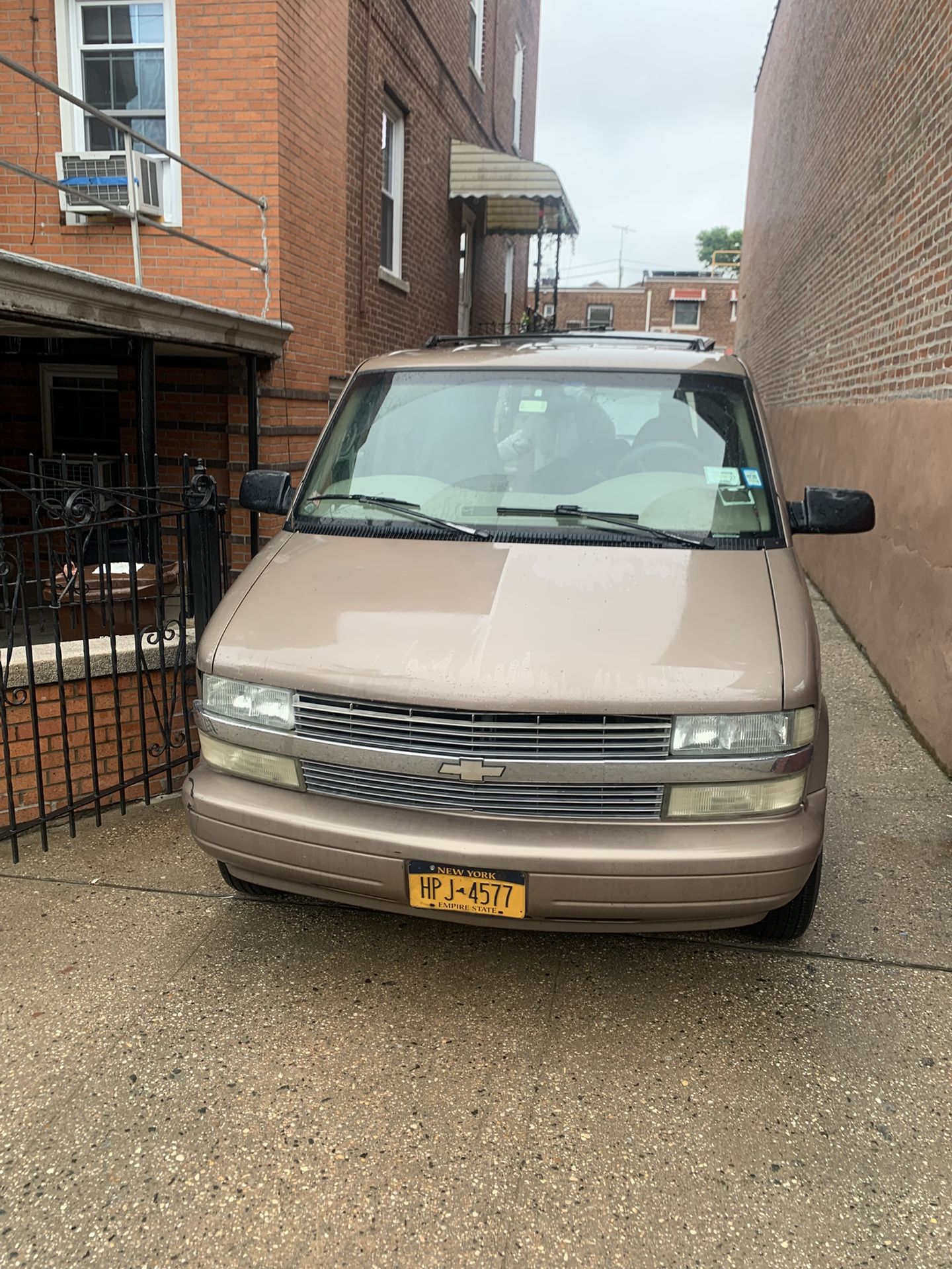 2002 Chevrolet Astro Van