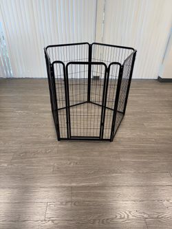 $60 /New/ 40” Tall x26” wide 5 panel playpen of extra long wall mounted gate / large dog