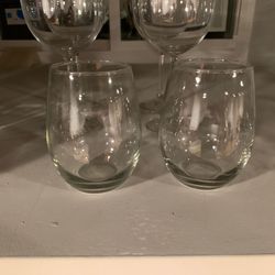 Stemless wine glasses