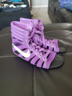 Nike Girls Sandals Size 6