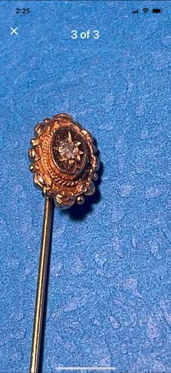 14 K Tay Pin With Diamond