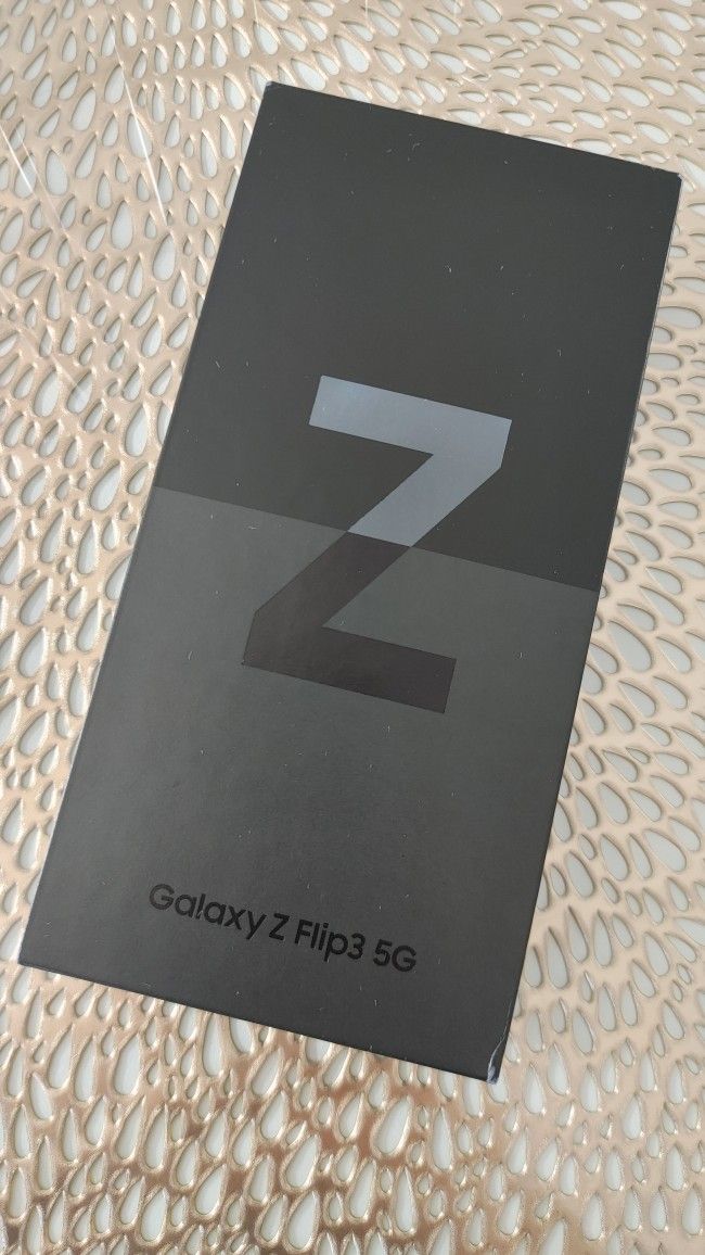 SAMSUNG Electronics Galaxy Z Flip 3 5G 256gb Factory Unlocked

