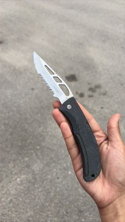 E-Z Out Skeleton Knife