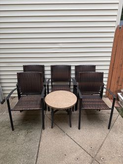 🪑 Outdoor Table and Chairs🪑